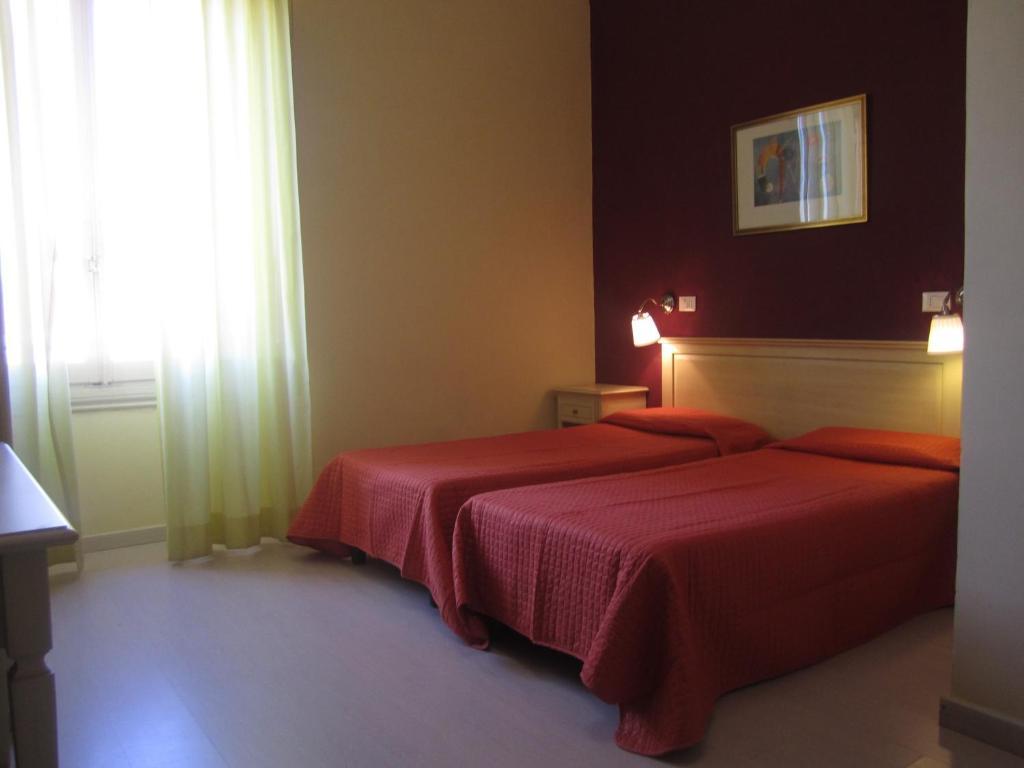 Hotel Genzianella Florens Rum bild