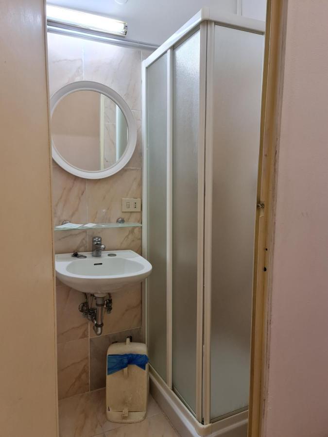 Hotel Genzianella Florens Exteriör bild