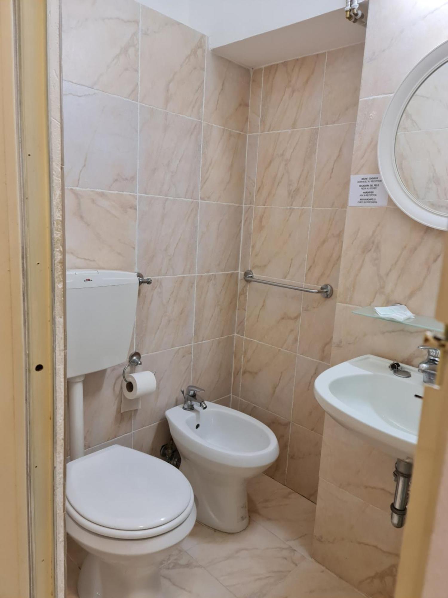 Hotel Genzianella Florens Exteriör bild